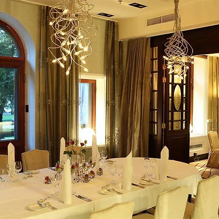 Kaemp Hotel